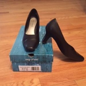 Easy Street Major Dark Brown Heels 7.5W